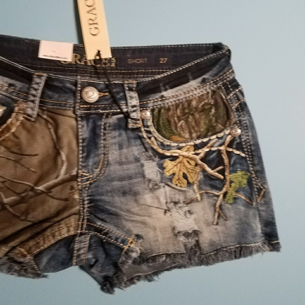 Realtree by Grace in La Embroidered Jean Shorts - Picture 4 of 8